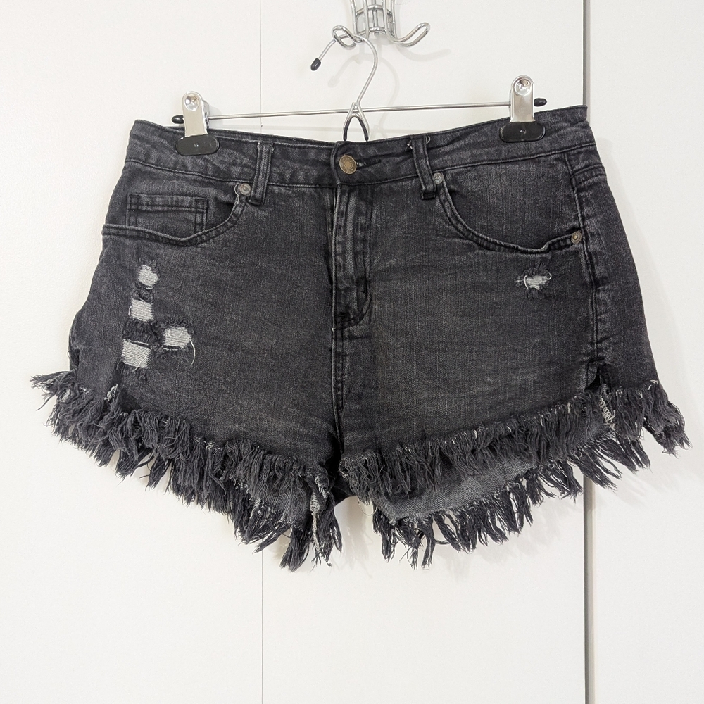 Black High-Waisted Jean Shorts with Frayed Hem